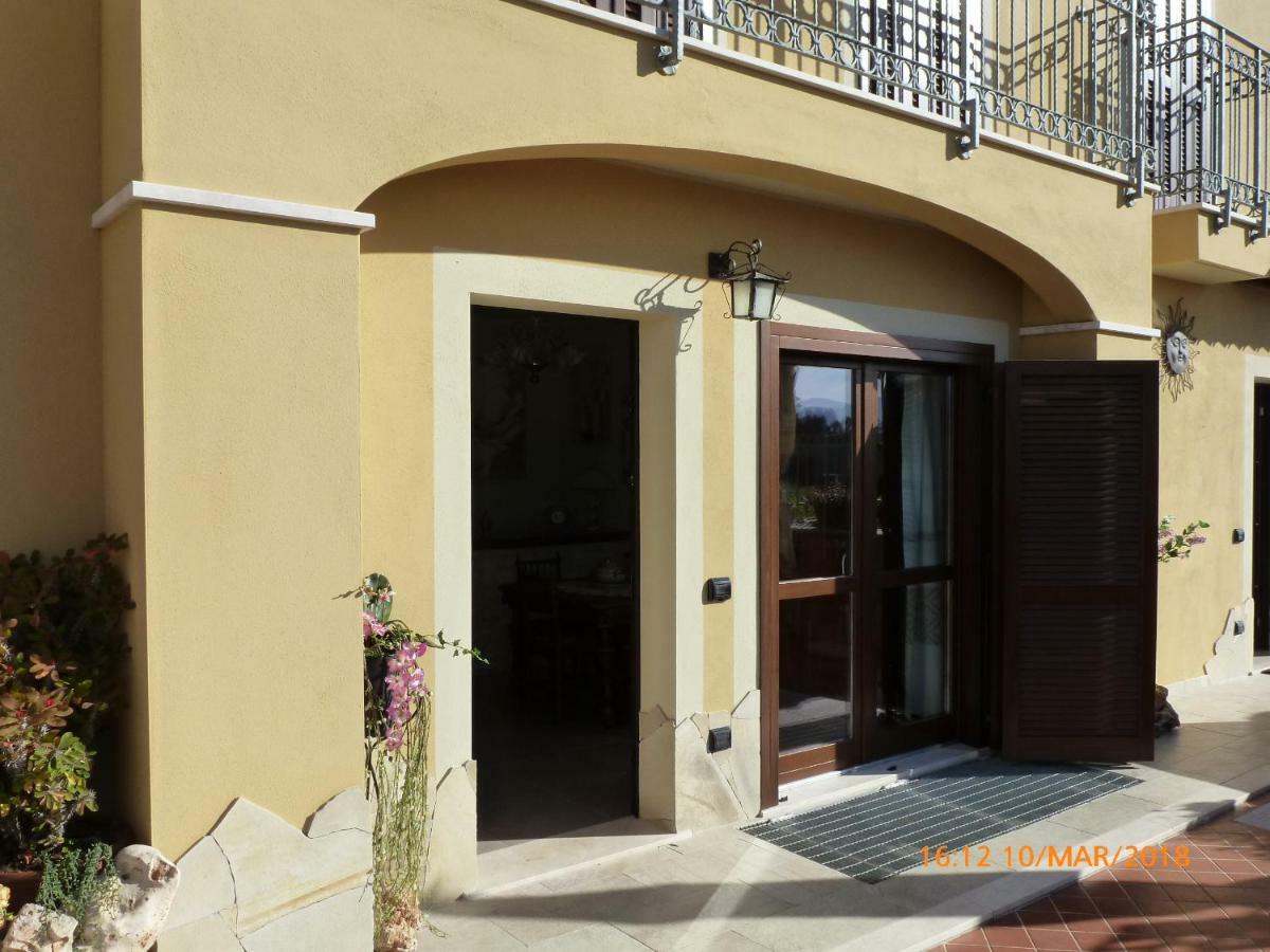 Sogno Di Mare Bed & Breakfast Pula Exterior photo